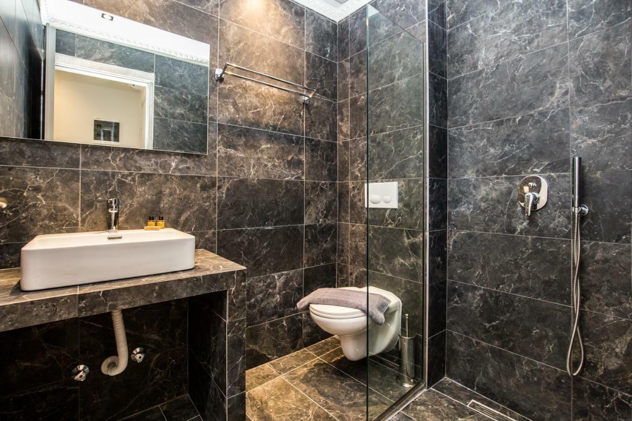 לימנריה Studios & Apartments Elisabeta מראה חיצוני תמונה