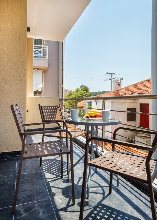 לימנריה Studios & Apartments Elisabeta מראה חיצוני תמונה