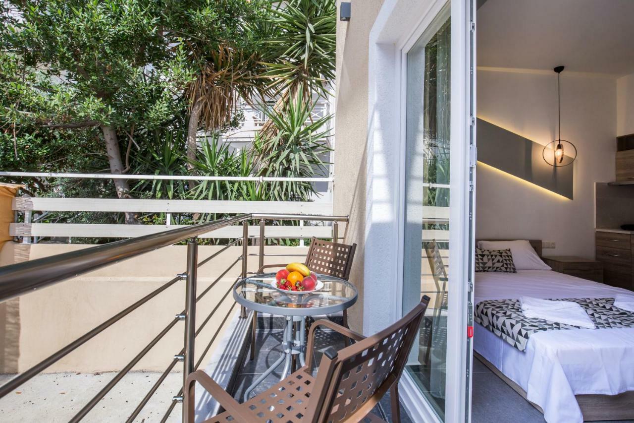 לימנריה Studios & Apartments Elisabeta מראה חיצוני תמונה