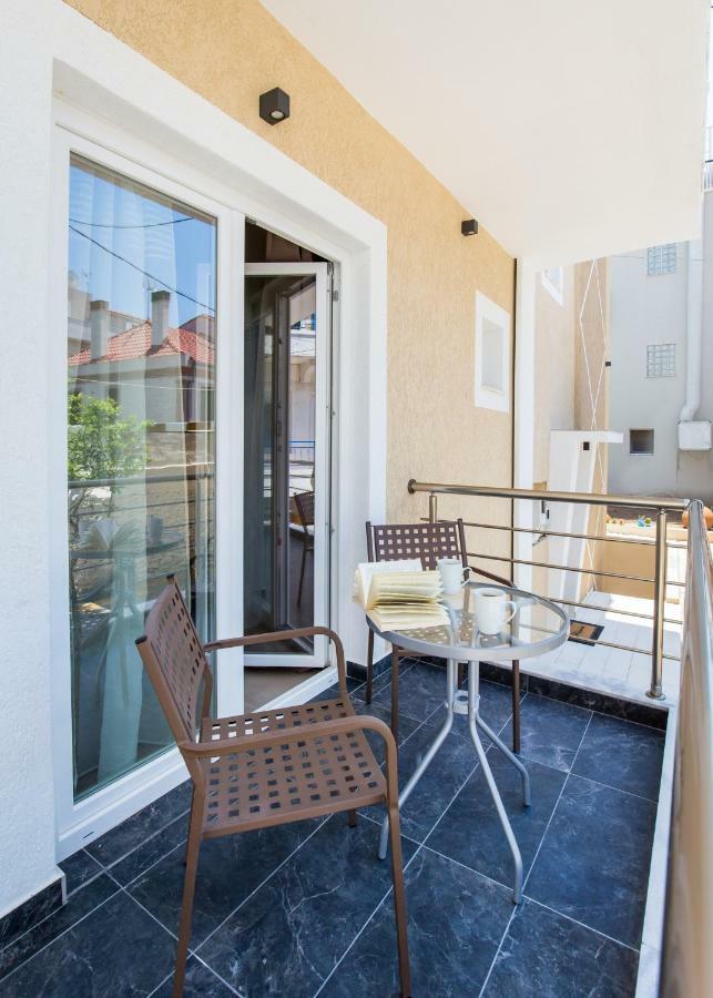 לימנריה Studios & Apartments Elisabeta מראה חיצוני תמונה
