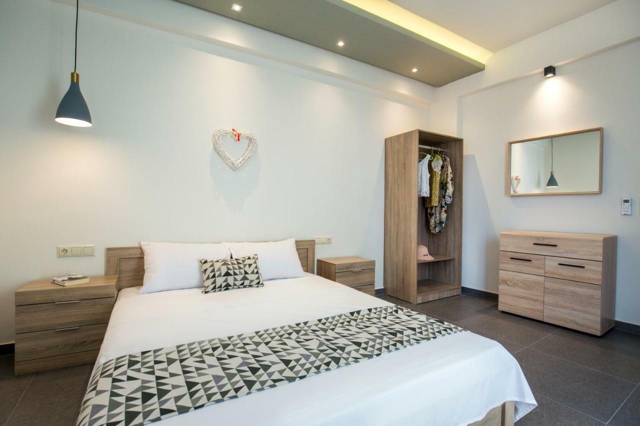 לימנריה Studios & Apartments Elisabeta מראה חיצוני תמונה