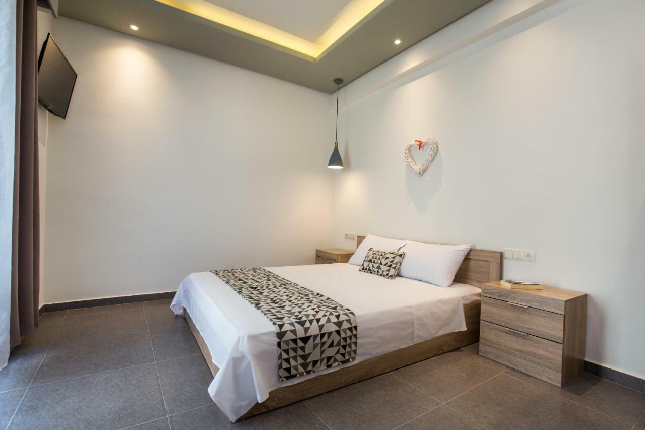 לימנריה Studios & Apartments Elisabeta מראה חיצוני תמונה