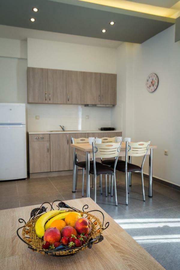 לימנריה Studios & Apartments Elisabeta מראה חיצוני תמונה