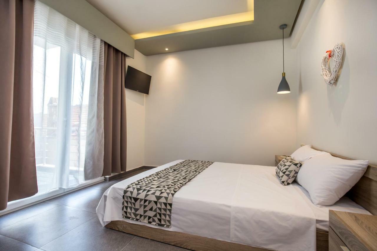 לימנריה Studios & Apartments Elisabeta מראה חיצוני תמונה