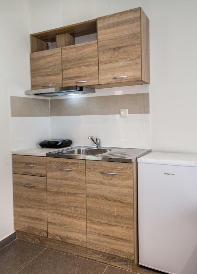 לימנריה Studios & Apartments Elisabeta מראה חיצוני תמונה