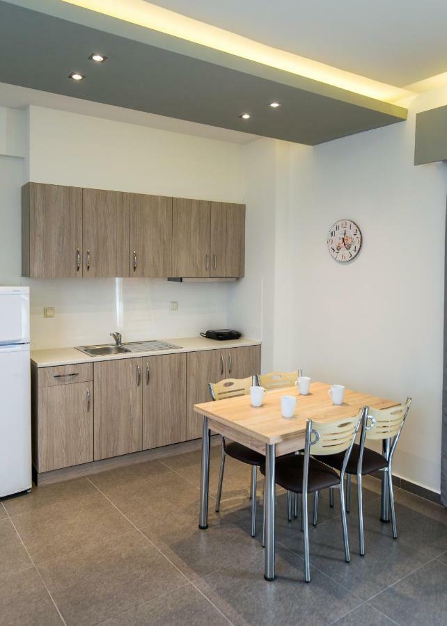 לימנריה Studios & Apartments Elisabeta מראה חיצוני תמונה