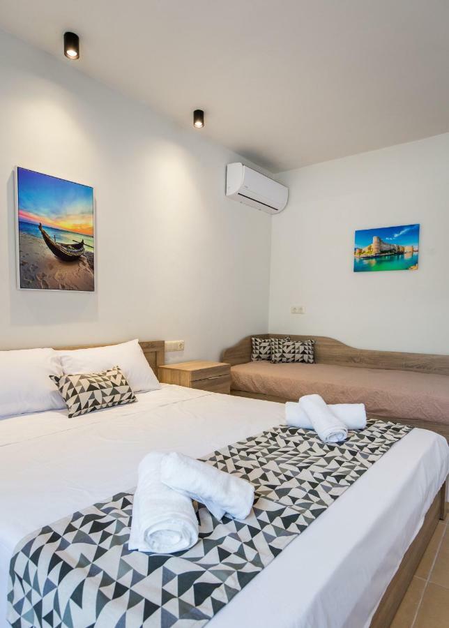 לימנריה Studios & Apartments Elisabeta מראה חיצוני תמונה