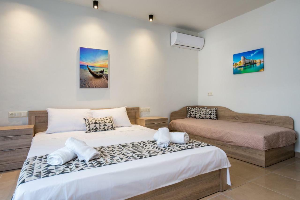 לימנריה Studios & Apartments Elisabeta מראה חיצוני תמונה