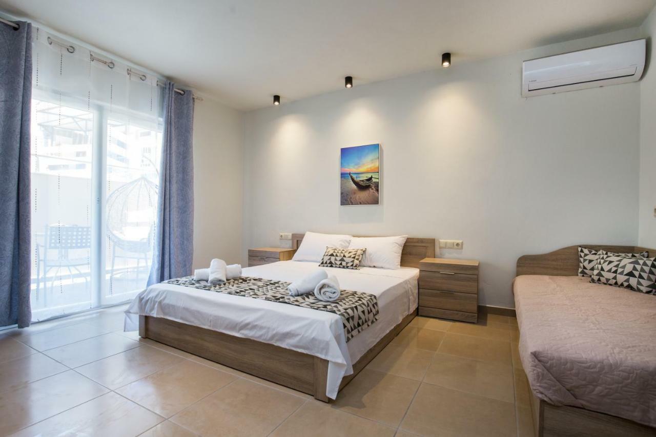 לימנריה Studios & Apartments Elisabeta מראה חיצוני תמונה