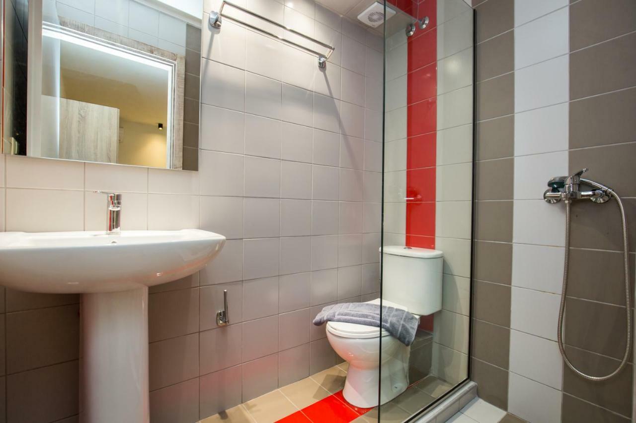 לימנריה Studios & Apartments Elisabeta מראה חיצוני תמונה